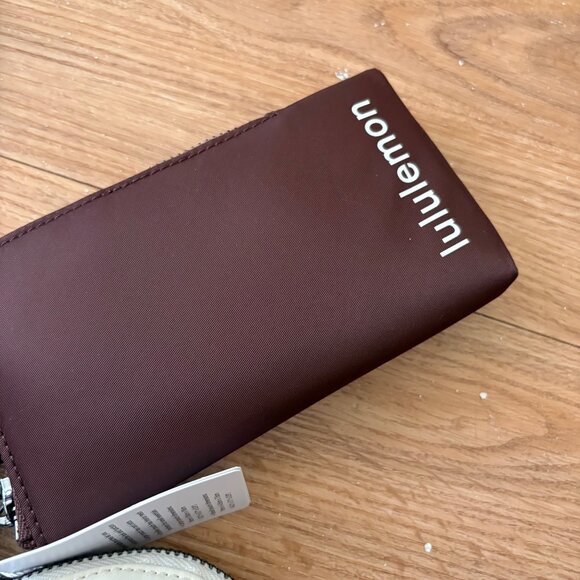 Lululemon Athletic Dual Pouch Wristlet Wallet Lava Cake Light Ivory NWT - Picture 4 of 6